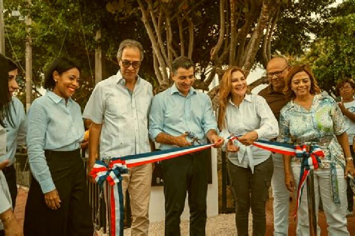 Escorts Villa Francisca, Dominican Republic — Local Companions