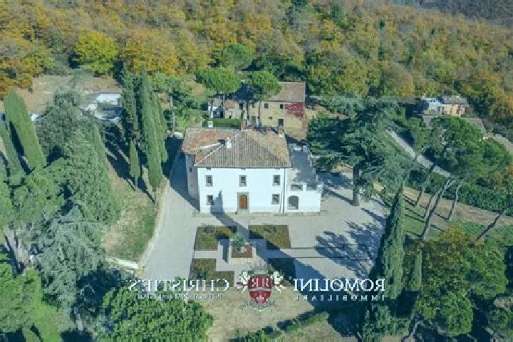 Escorts Villa Literno, Italy — Local Companions