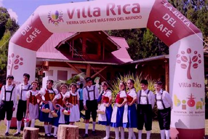 Escorts Villa Rica, Peru — Local Companions