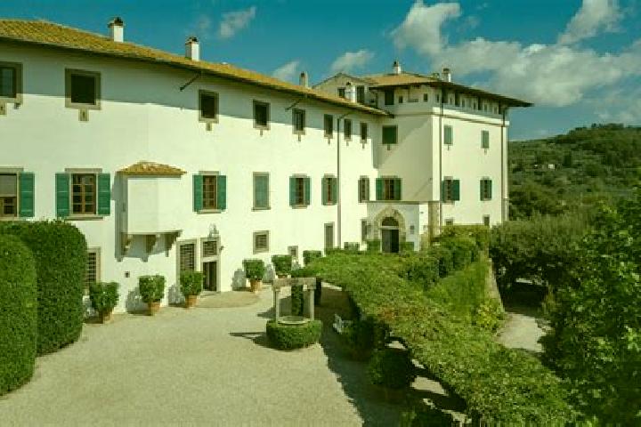 Escorts Villa San Leonardo, Italy — Local Companions