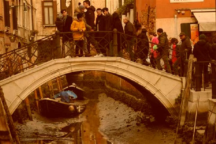 Escorts Villandro, Italy — Local Companions
