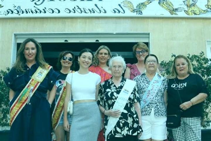 Escorts Villanueva de Alcoron, Spain — Local Companions