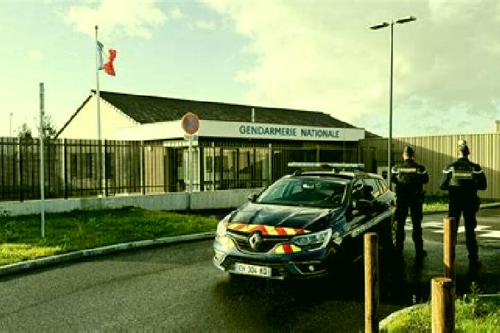 Escorts Villeneuve-la-Guyard, France — Local Companions