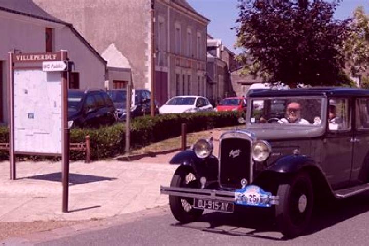 Escorts Villeperdue, France — Local Companions