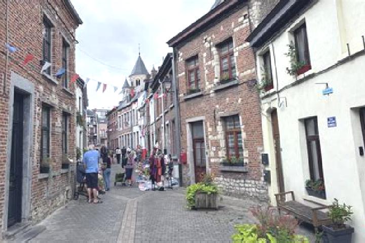 Escorts Villers-Perwin, Belgium — Local Companions