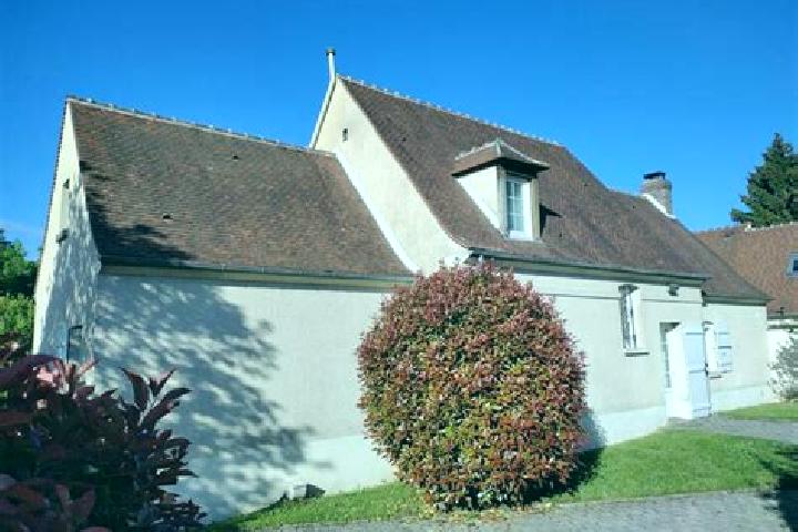 Escorts Villers-Saint-Frambourg, France — Local Companions