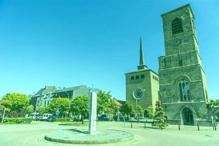 Escorts Villers-Saint-Ghislain, Belgium — Local Companions