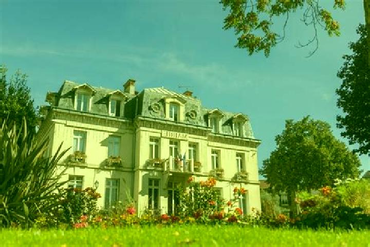 Escorts Villiers-sur-Marne, France — Local Companions