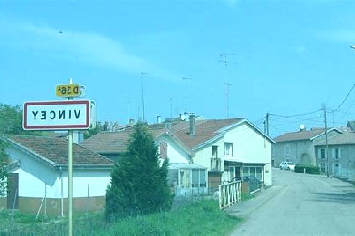 Escorts Vincey, France — Local Companions