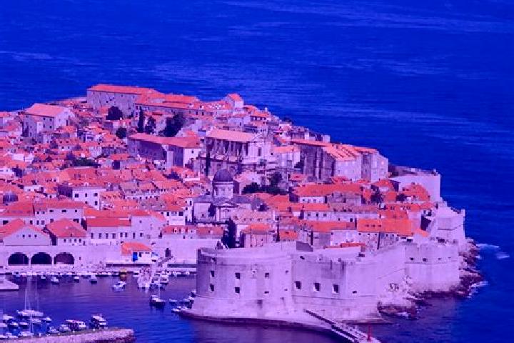 Escorts Vinkuran, Croatia — Local Companions