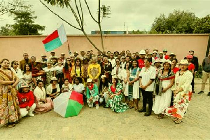 Escorts Vohipaho, Madagascar — Local Companions