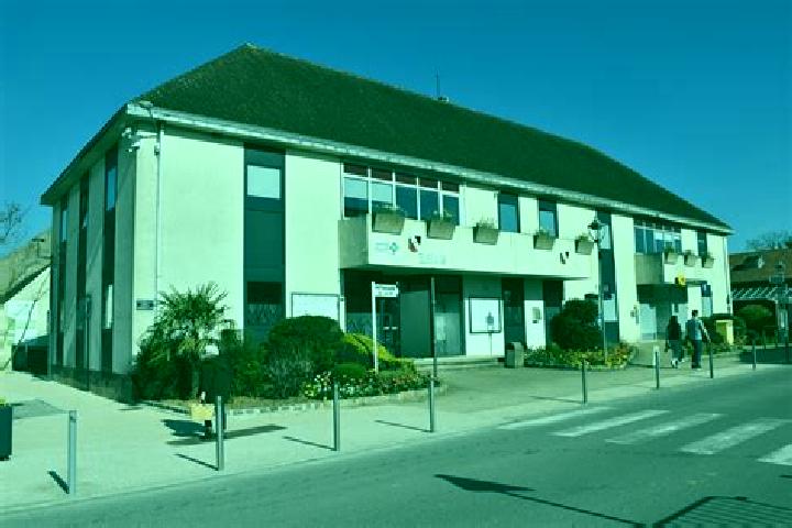 Escorts Voulangis, France — Local Companions