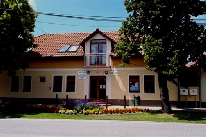 Escorts Vozokany, Slovakia — Local Companions