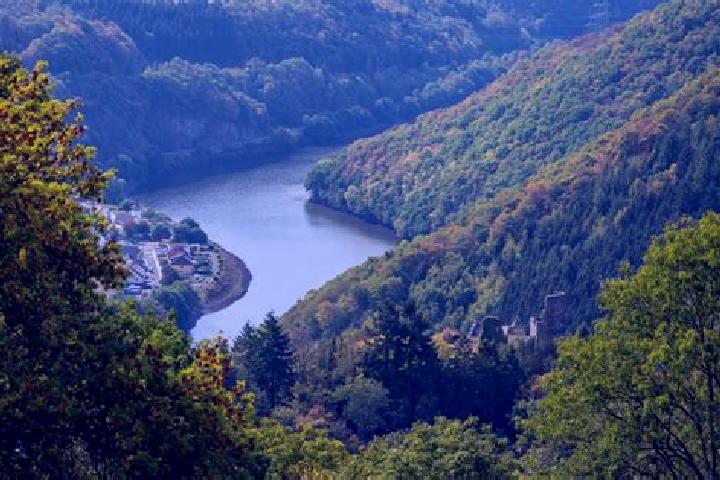 Escorts Waldhof-Falkenstein, Germany — Local Companions