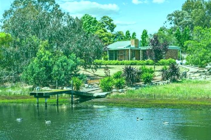 Escorts Wamboin, Australia — Local Companions