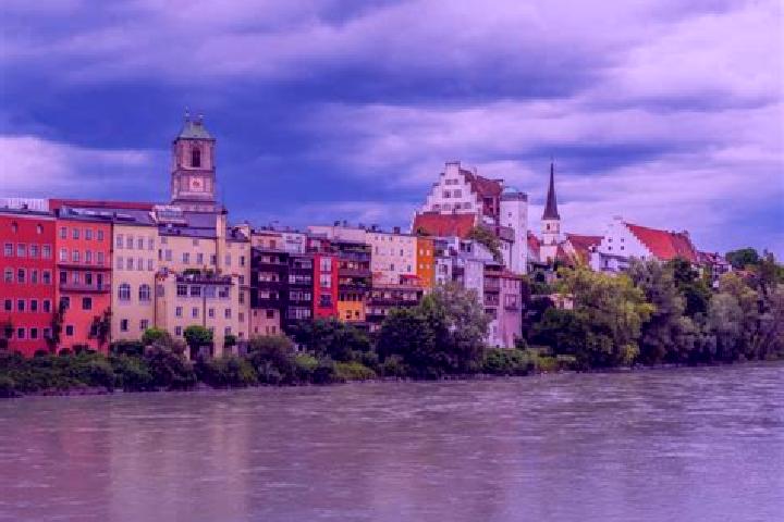 Escorts Wasserburg am Inn, Germany — Local Companions