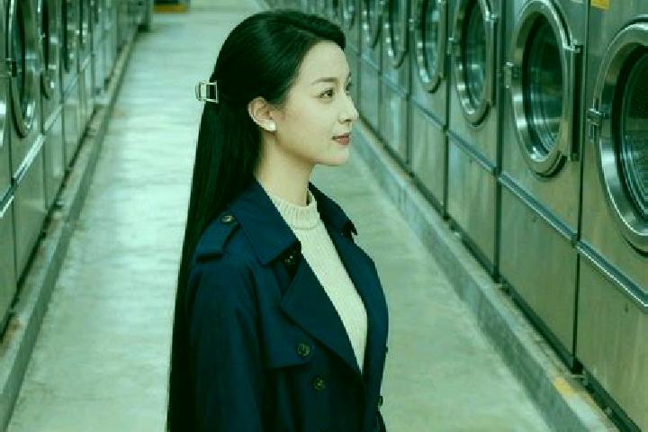 Escorts Weishi, China — Local Companions