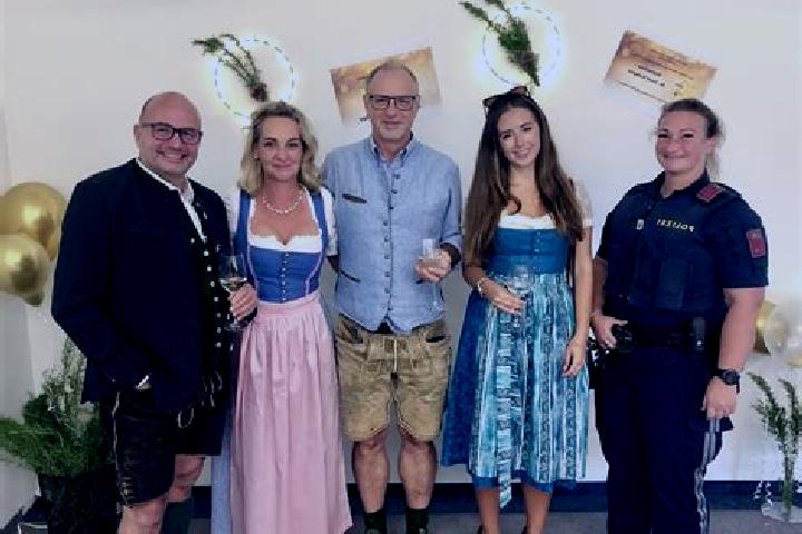 Escorts Weissenbach bei Liezen, Austria — Local Companions