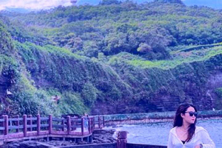 Escorts Weizhou, China — Local Companions