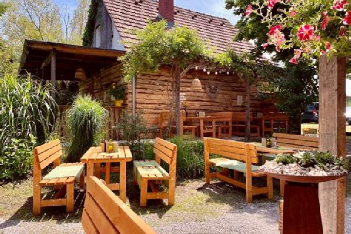 Escorts Werndorf, Austria — Local Companions