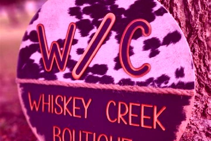 Escorts Whisky Creek, Canada — Local Companions