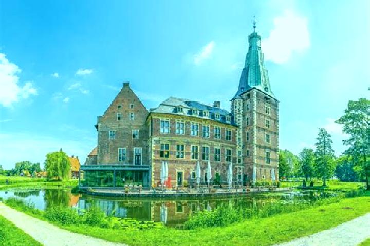 Escorts Wipperfuerth, Germany — Local Companions