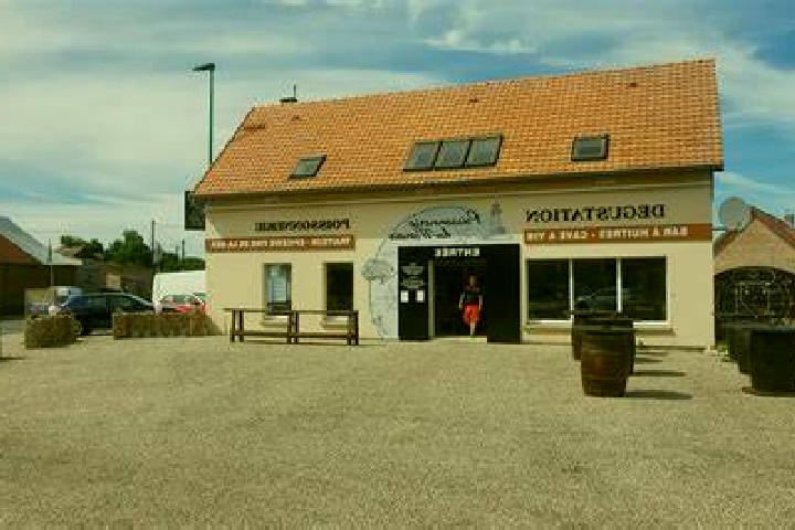 Escorts Woignarue, France — Local Companions