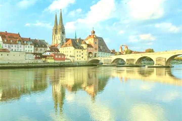 Escorts Worth an der Donau, Germany — Local Companions
