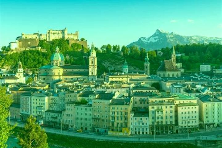 Escorts Wudmath, Austria — Local Companions