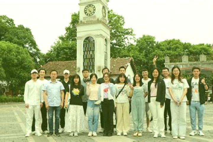 Escorts Xieyang, China — Local Companions