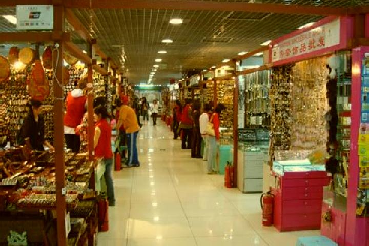 Escorts Xiushui, China — Local Companions
