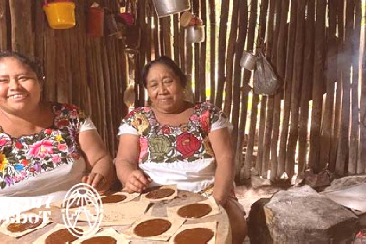 Escorts Xocen, Mexico — Local Companions