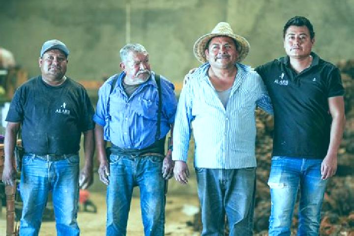 Escorts Xochiojca, Mexico — Local Companions