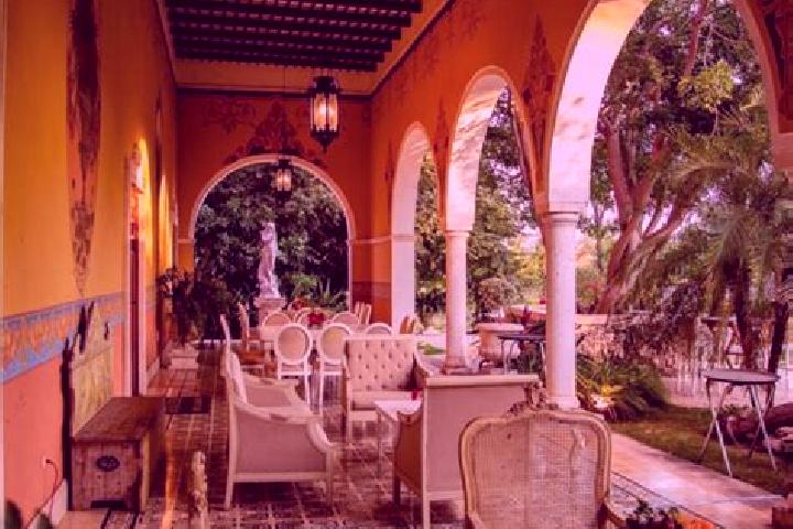 Escorts Xtepen, Mexico — Local Companions