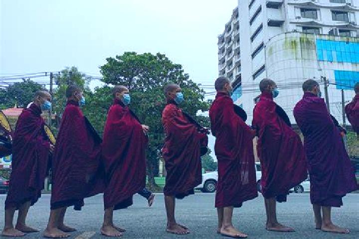 Escorts Ywar Ma East, Myanmar — Local Companions