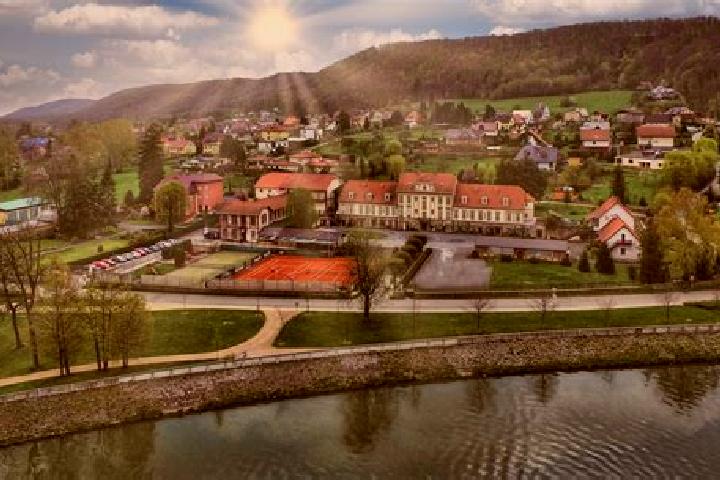 Escorts Zenklava, Czech Republic — Local Companions