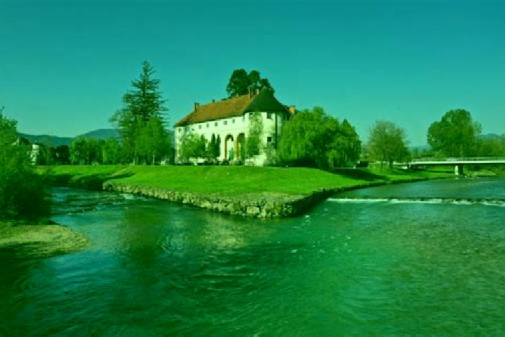 Escorts Zgornja Scavnica, Slovenia — Local Companions
