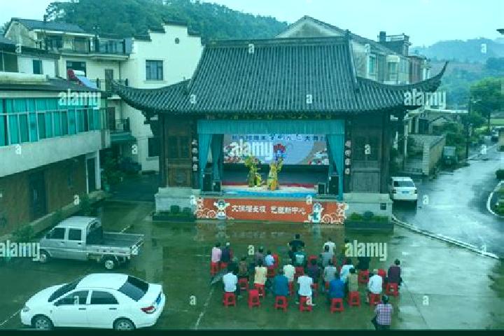 Escorts Zhengdian, China — Local Companions