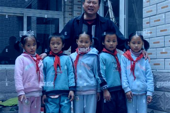 Escorts Zhenshang, China — Local Companions