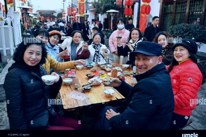 Escorts Zhongba, China — Local Companions
