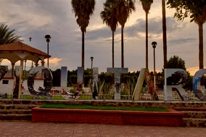 Escorts Ziquitaro, Mexico — Local Companions