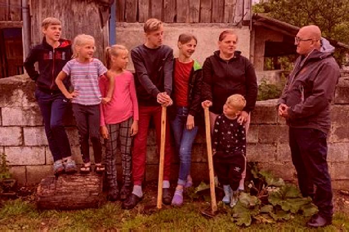 Escorts Zivinice, Bosnia and Herzegovina — Local Companions