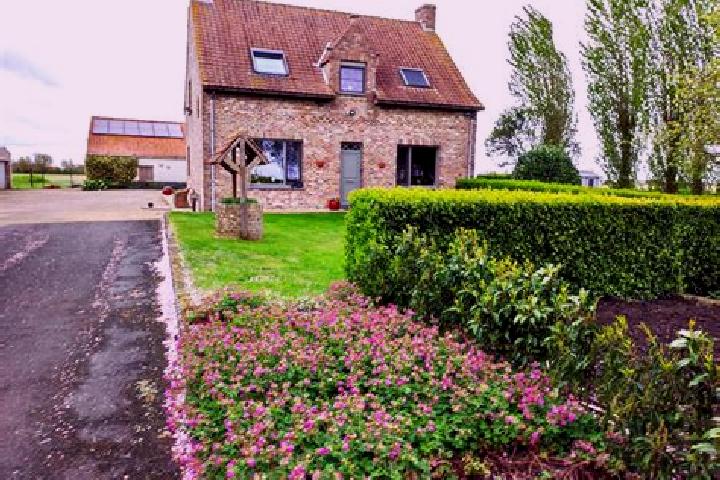 Escorts Zuienkerke, Belgium — Local Companions