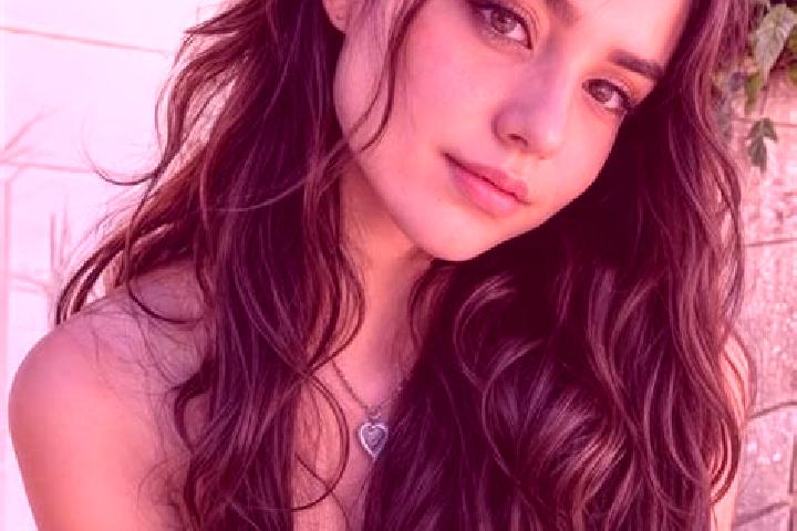 Eva, 20, a auburn hazel-eyed slavic companion based in Karangsono. Offering Tantra, Deep French Kissing, GFE, Girlfriend Experience. Available for incall and...