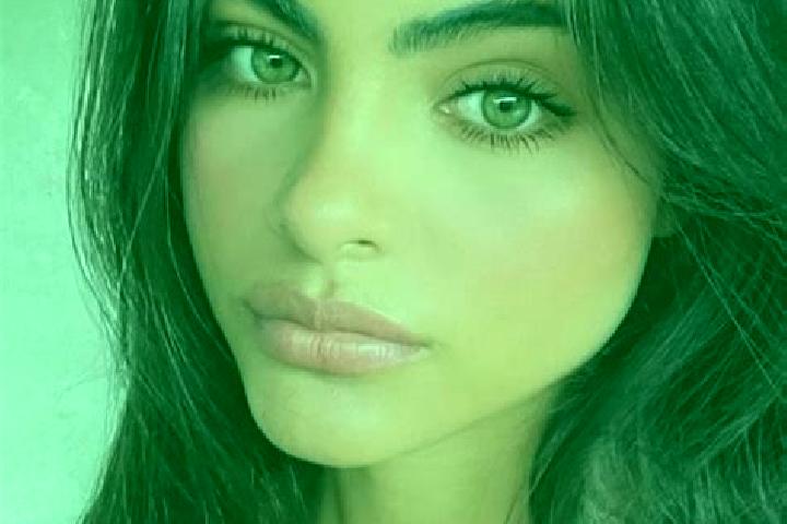 Eva, 20, a black brown-eyed indian companion based in Courlon-sur-Yonne. Offering Striptease, BDSM, A-Level. Available for incall and outcall, overnight book...