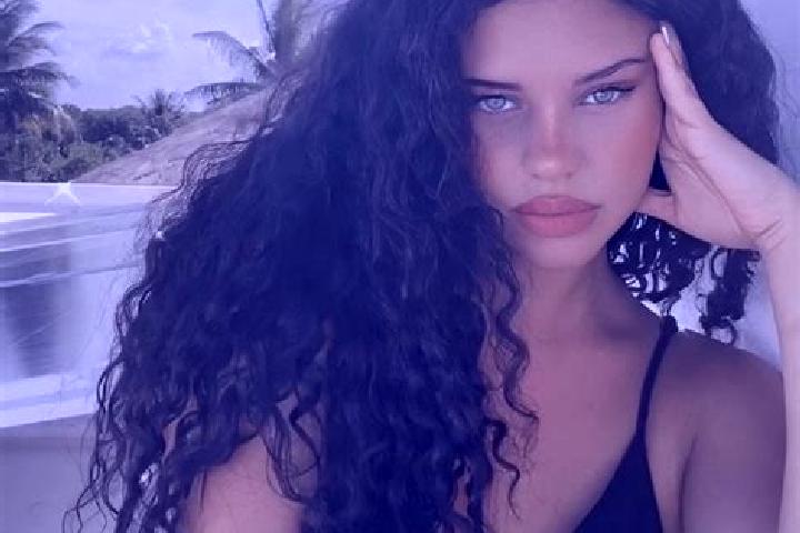Eva, 20, a black grey-eyed latina companion based in Marialva. Offering GFE, Erotic Massage, BDSM, Duos. Available for incall and outcall, overnight bookings...