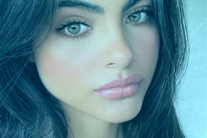 Eva, 20, a black hazel-eyed middle eastern companion based in Savigliano. Offering Striptease, A-Level, BDSM. Available for incall and outcall, overnight boo...
