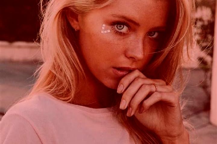 Eva, 20, a blonde blue-eyed middle eastern companion based in Essuikro. Offering Fetish, Party Girl, Deep French Kissing. Available for incall and outcall, o...