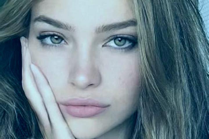 Eva, 20, a blonde hazel-eyed caucasian companion based in Me Linh. Offering CIM, OWO, Erotic Massage. Available for incall and outcall, day and evening dates.