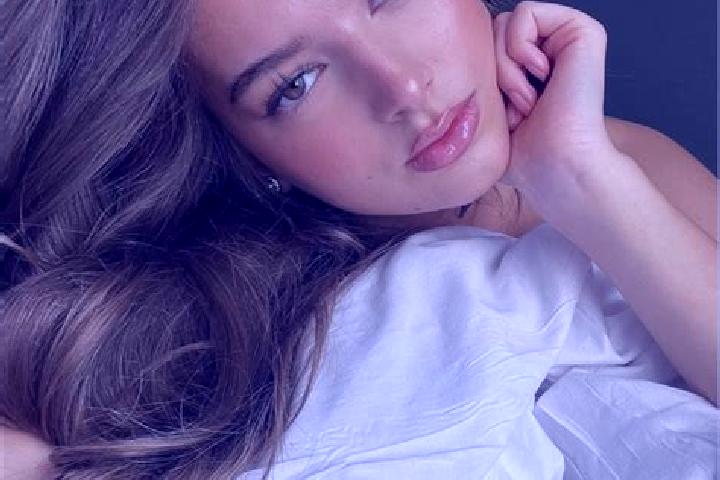 Eva, 20, a brunette hazel-eyed asian companion based in Sabak Bernam. Offering Travel Companion, 69, Fetish. Available for incall and outcall, day and evenin...
